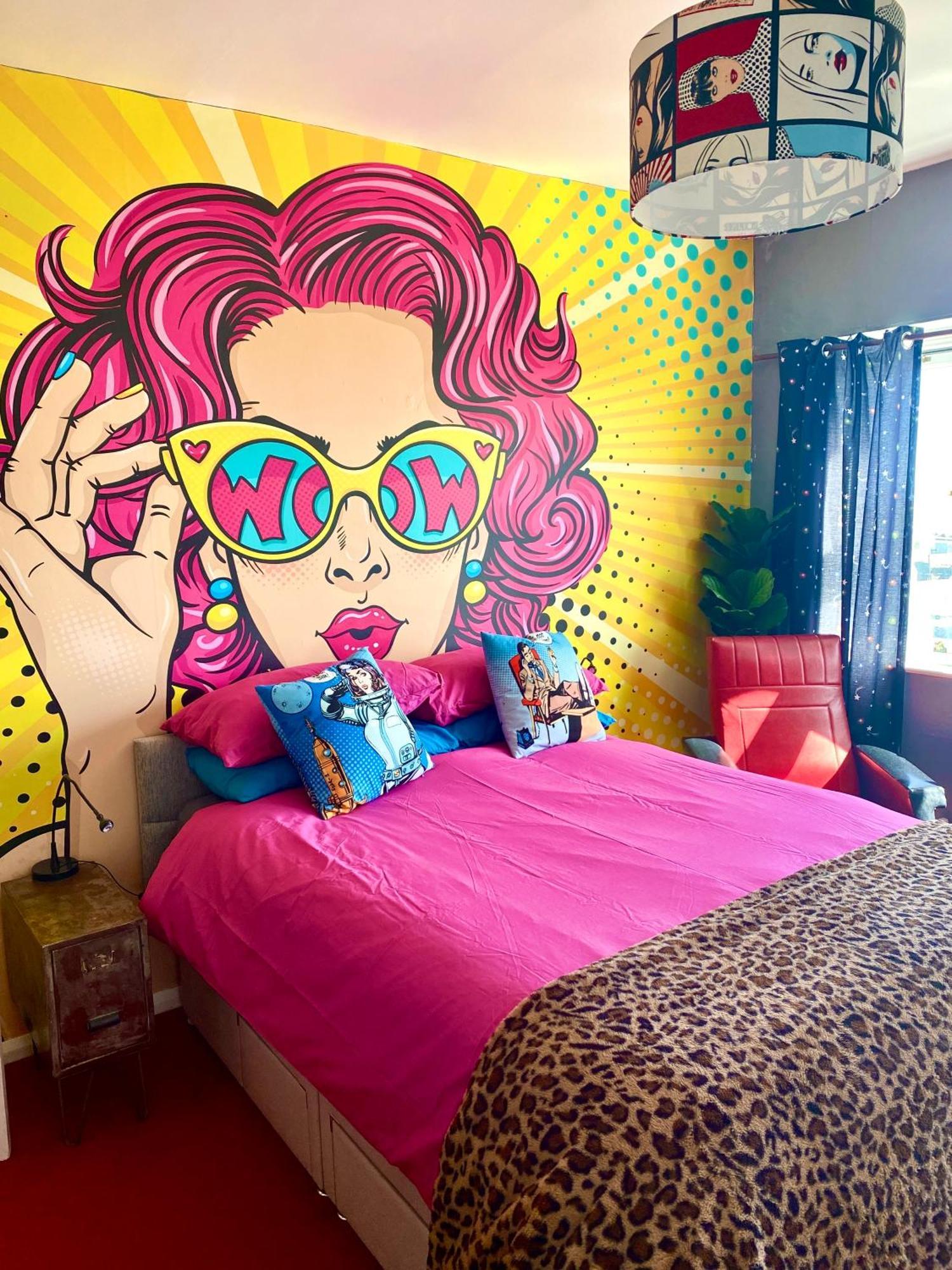דירות הייסטינגס Pop Art Pad Heart Of Old Town With Parking! מראה חיצוני תמונה